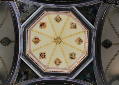 Imagenes de cupulas de distintas obras arquitectonicas